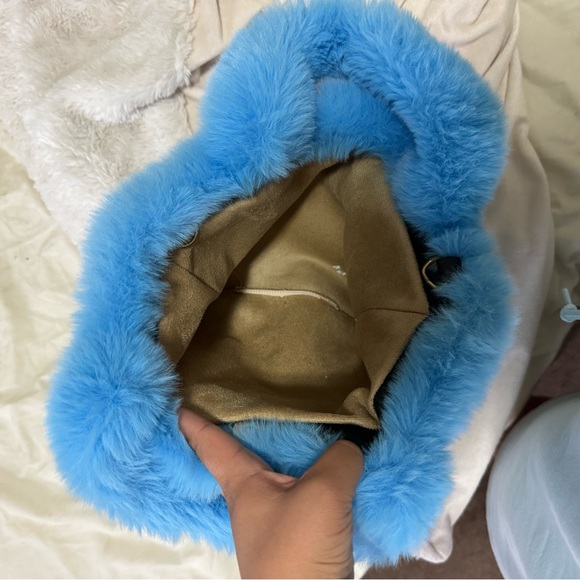 Fuzzy bag - Picture 2 of 3